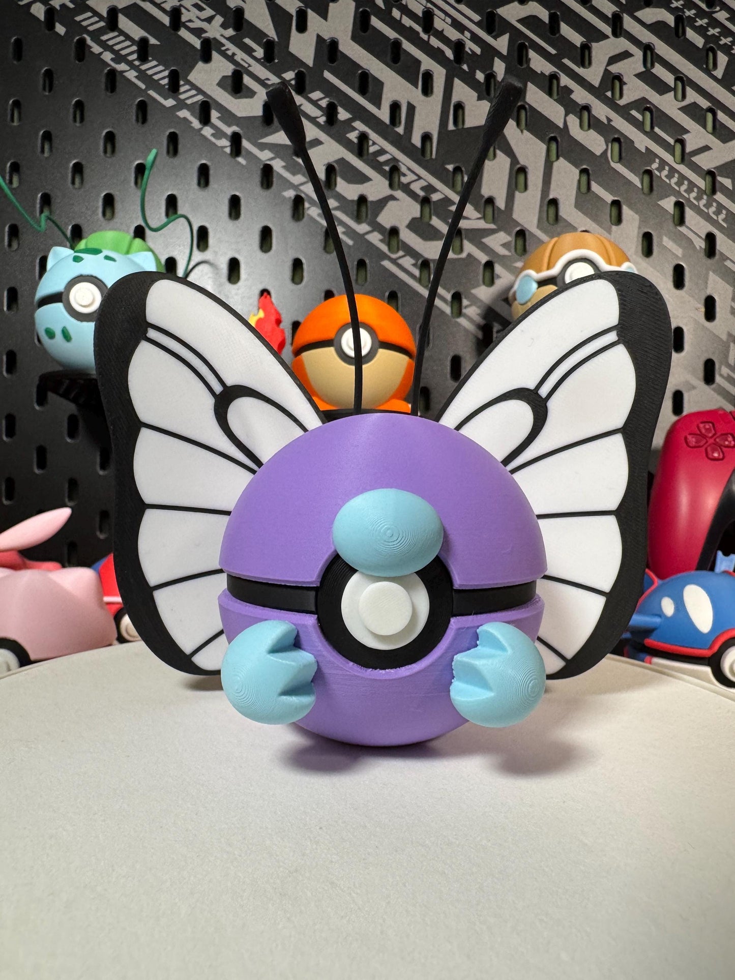 Bug-Type Evolution display Poké Ball   Caterpie, Metapod and Butterfree pokemon evolution | 3D Printed Pokeball Collectible