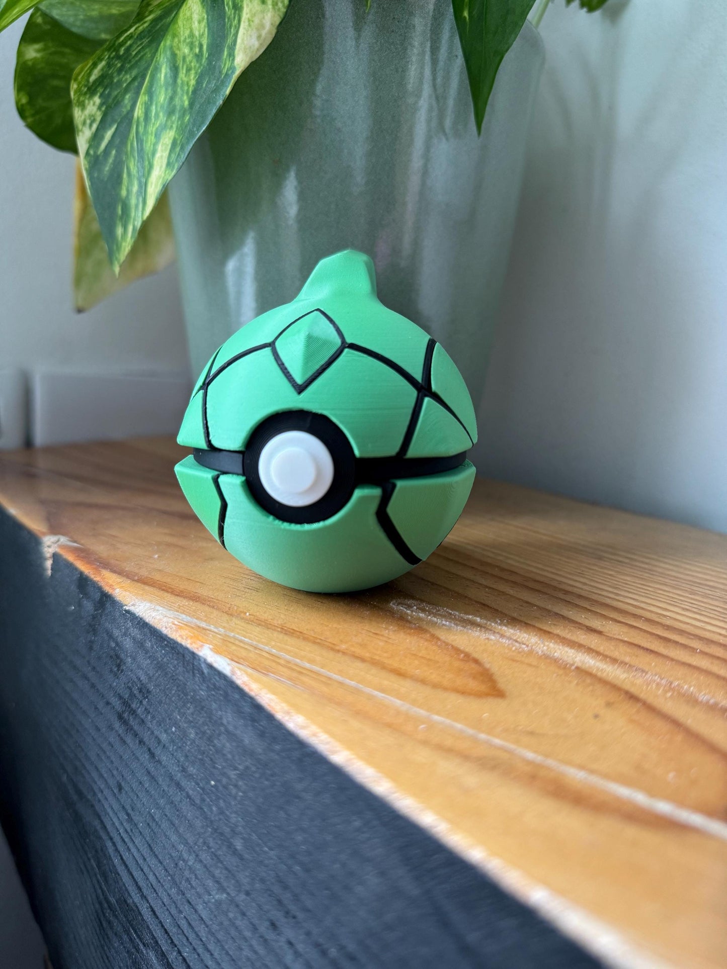 Bug-Type Evolution display Poké Ball   Caterpie, Metapod and Butterfree pokemon evolution | 3D Printed Pokeball Collectible