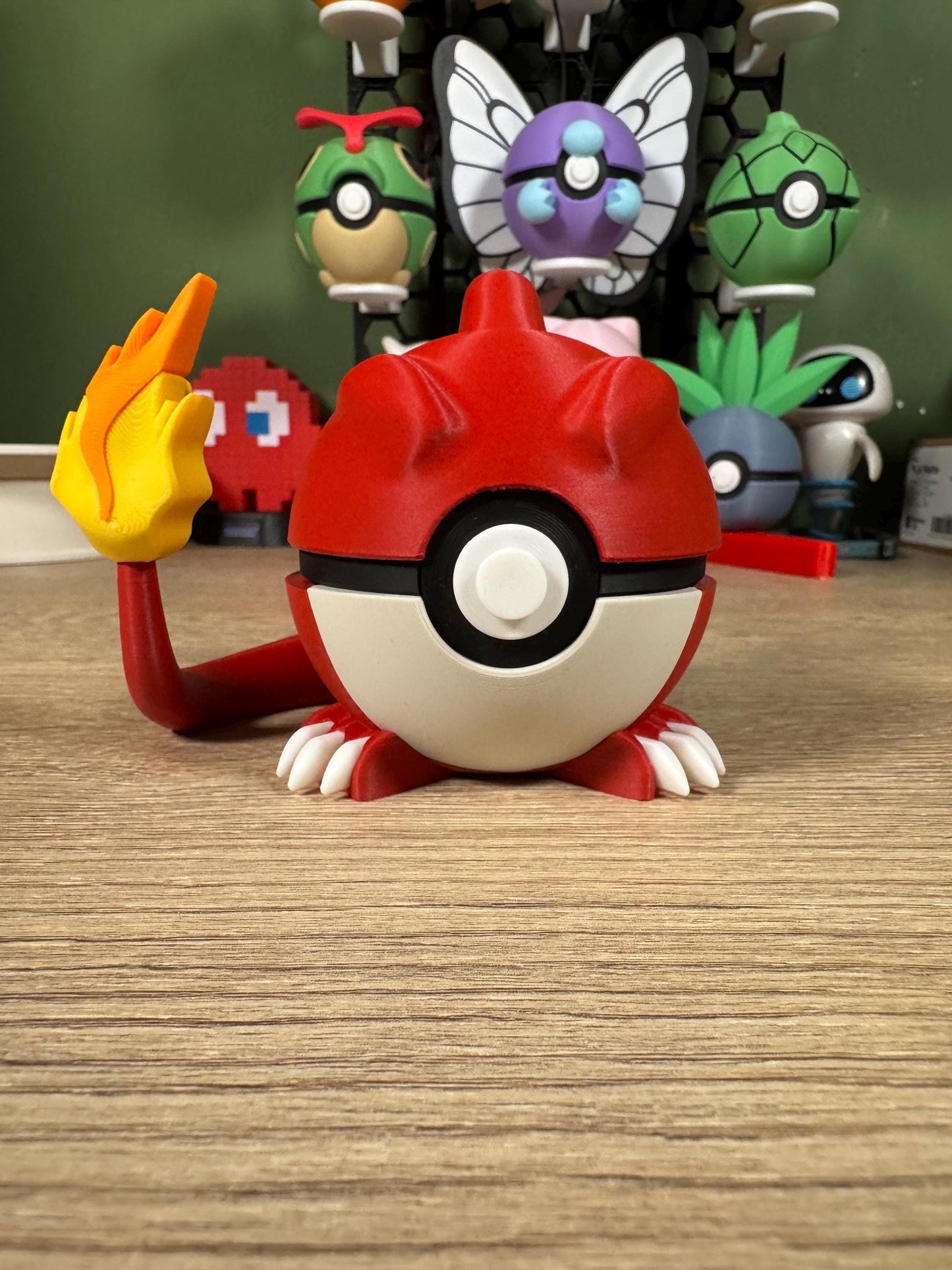 Charmeleon Themed Poké Ball Display – 3D Printed Pokémon Collectible Decoration