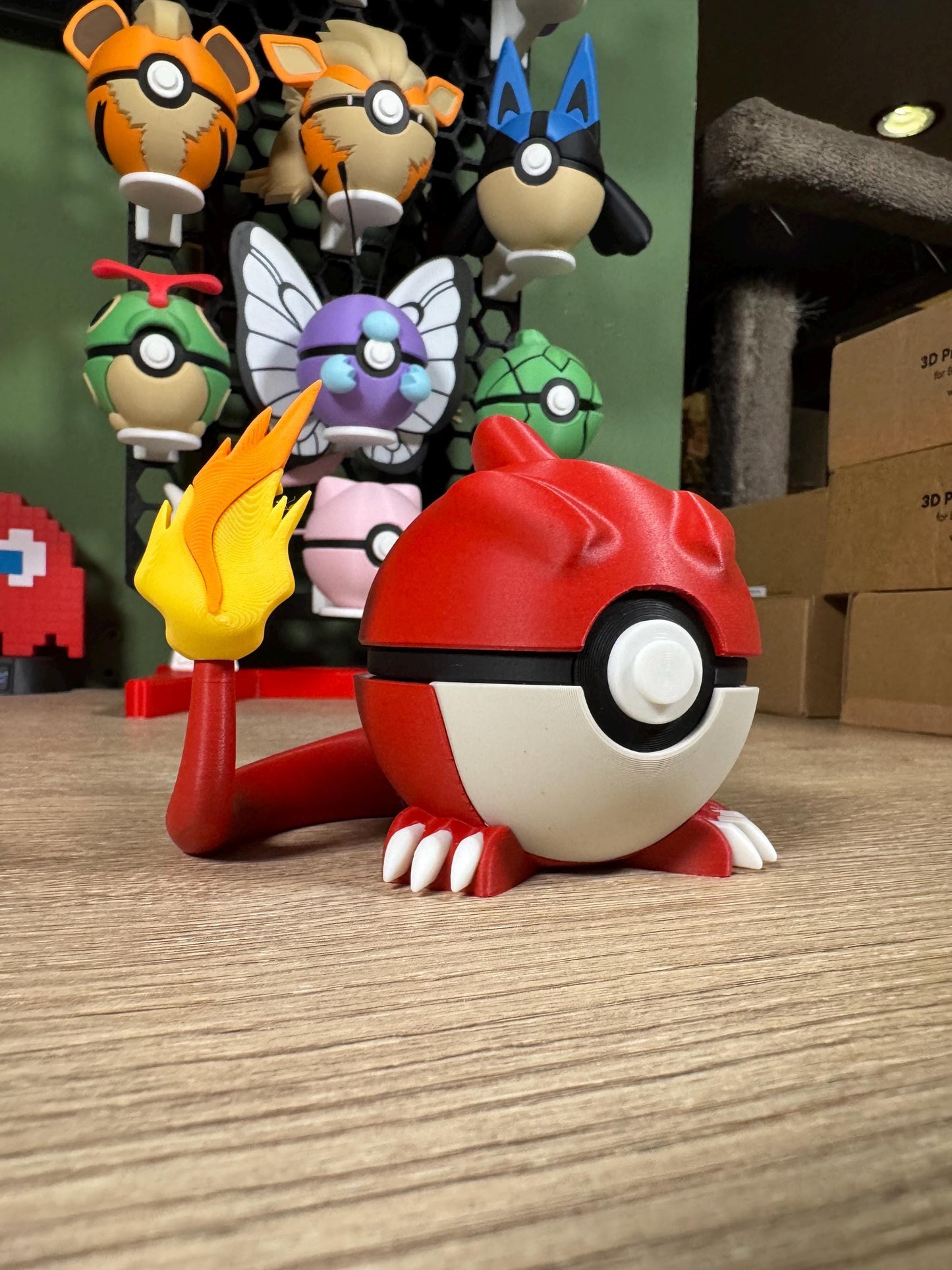 Charmeleon Themed Poké Ball Display – 3D Printed Pokémon Collectible Decoration